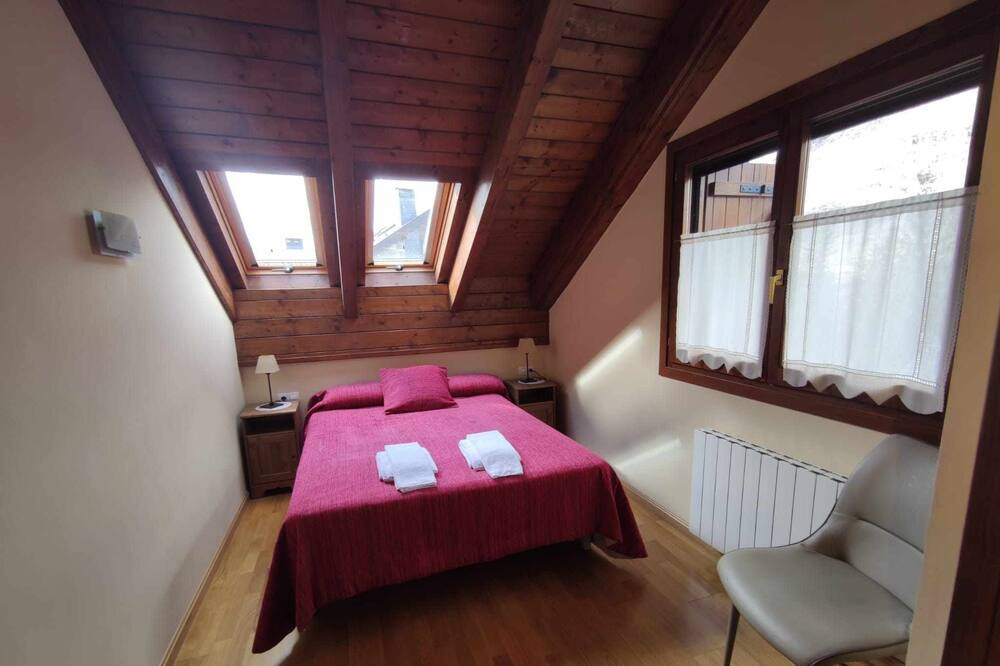 Photo of Bedroom in Linsoles