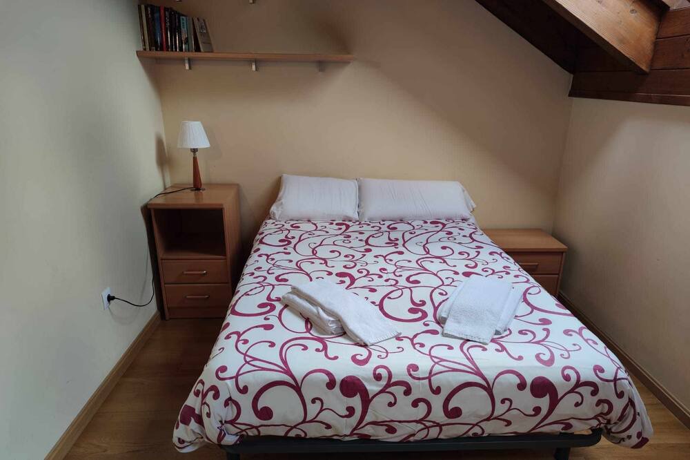 Photo of Bedroom in Linsoles
