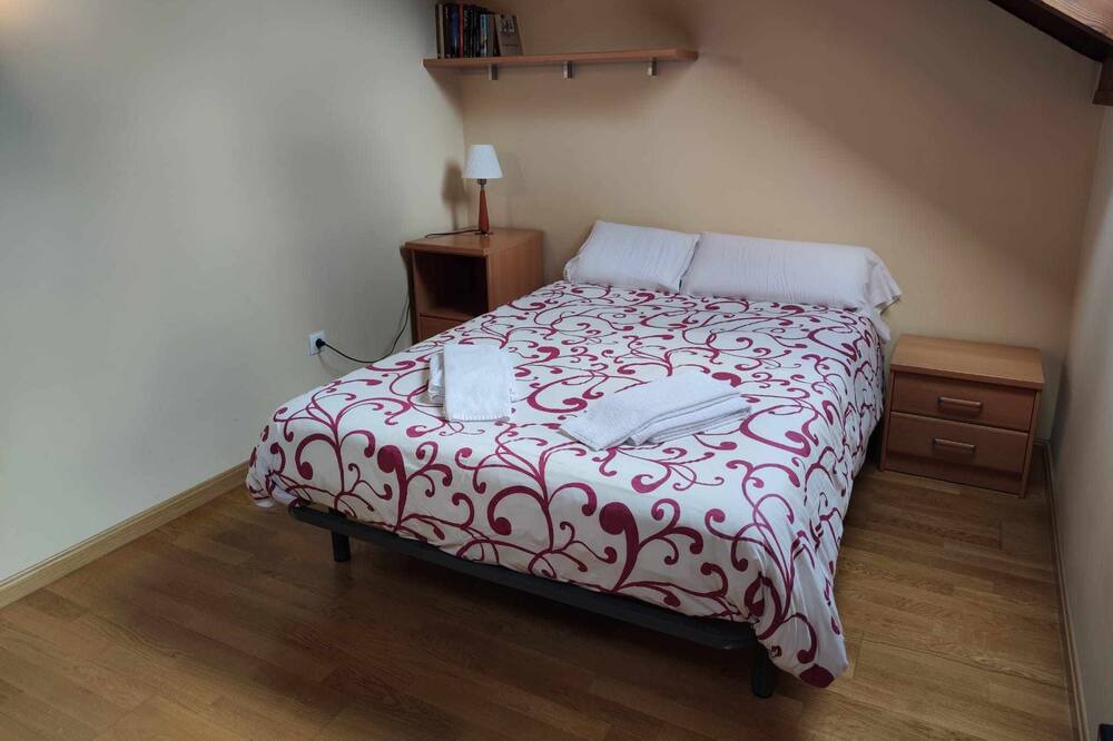 Photo of Bedroom in Linsoles