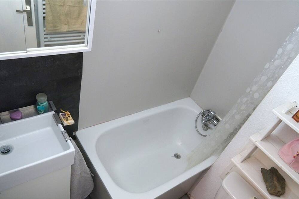 Photo of Bathroom in Saint-Aventin