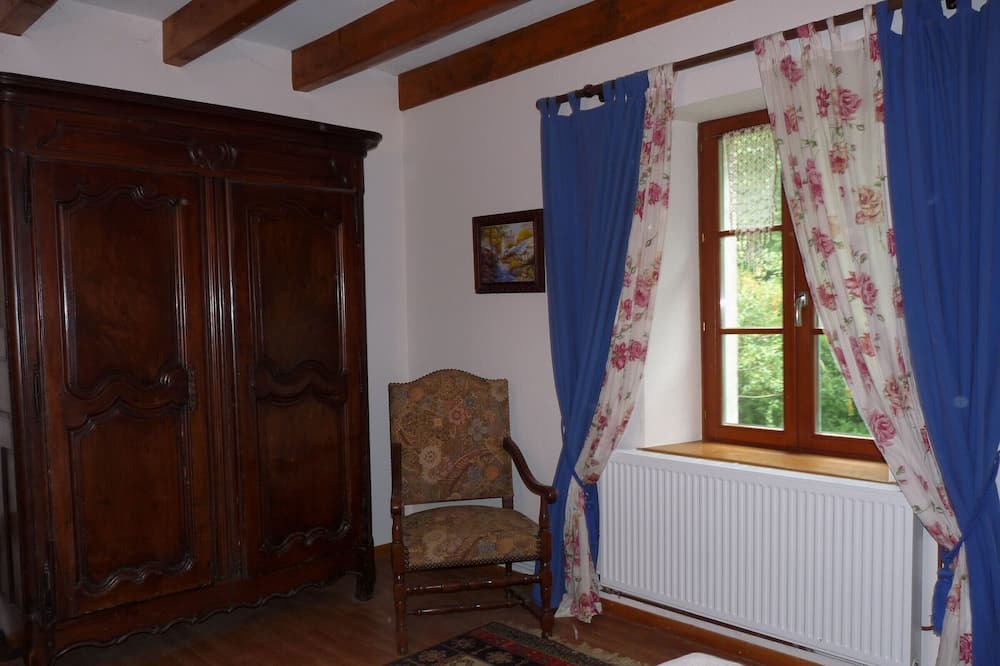 Photo of Bedroom in Saint-Amand-sur-Ornain