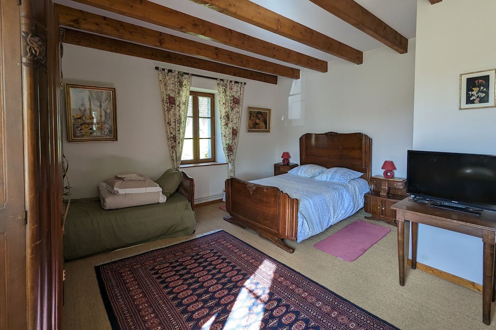 Photo of Bedroom in Saint-Amand-sur-Ornain