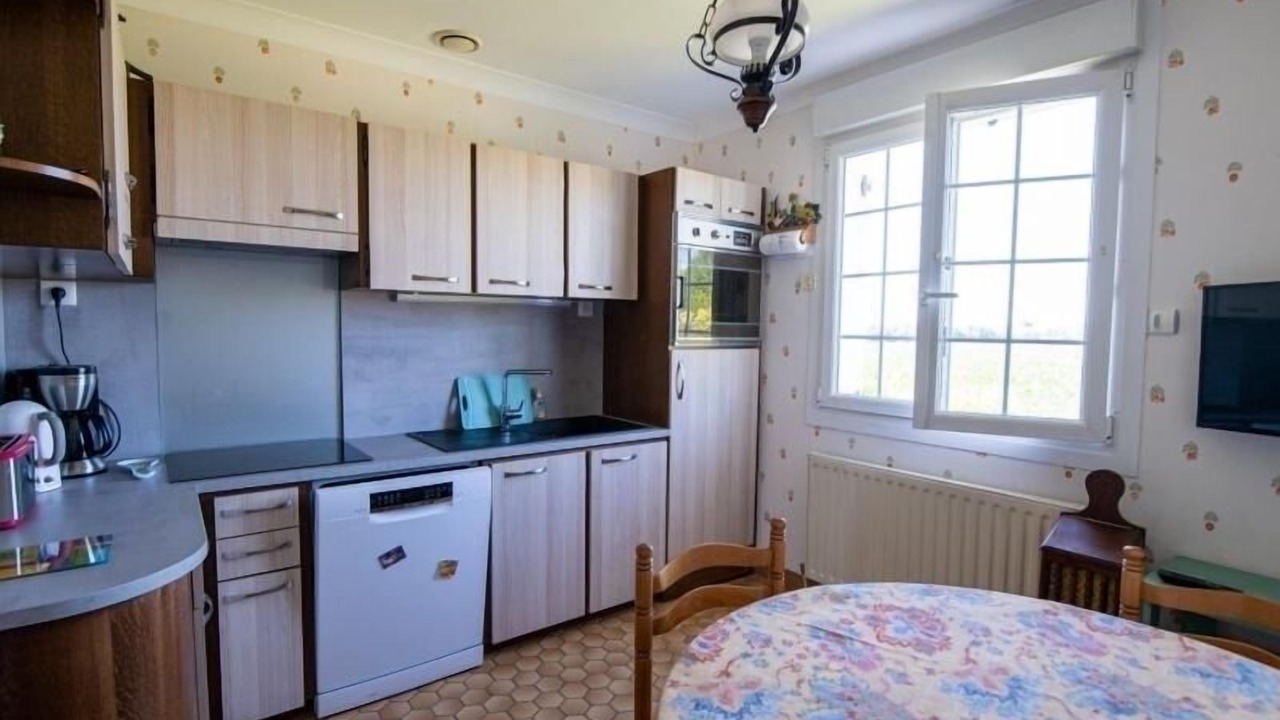 Photo of Kitchen in Etain