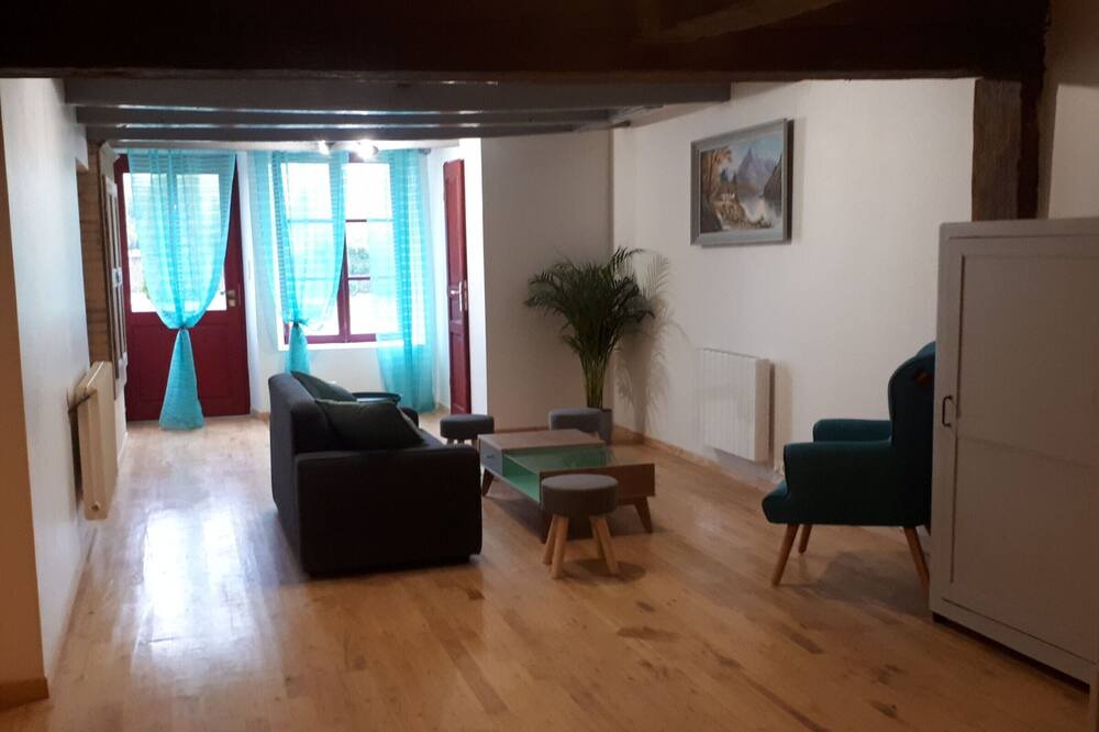 Photo of Livingroom in Mauvages