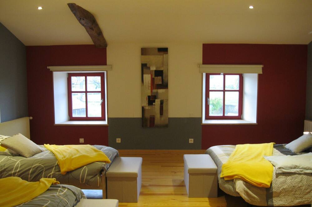 Photo of Livingroom in Mauvages