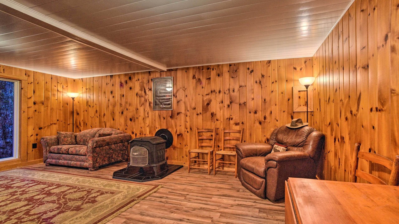 Photo of Livingroom in Town of Bleecker
