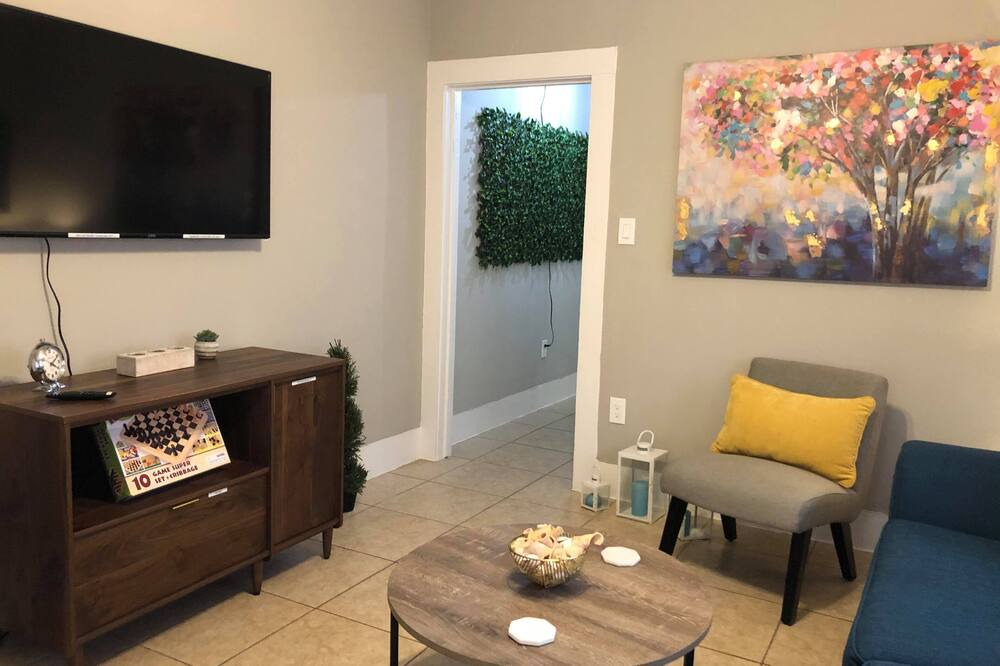 Photo of Livingroom in Baytown