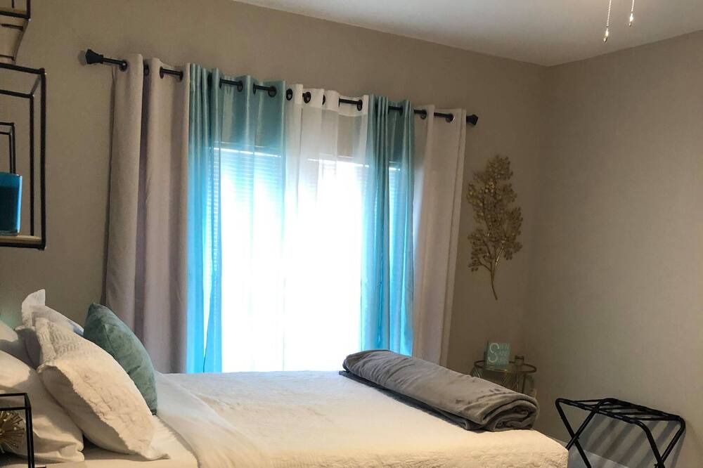 Photo of Bedroom in Baytown