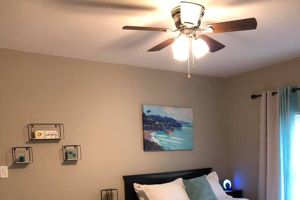 Photo of Bedroom in Baytown