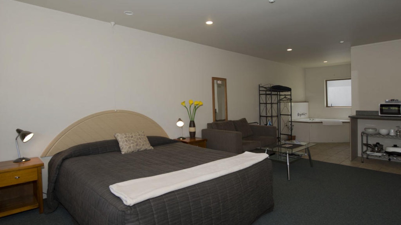 Photo of Others in Hamilton Lake