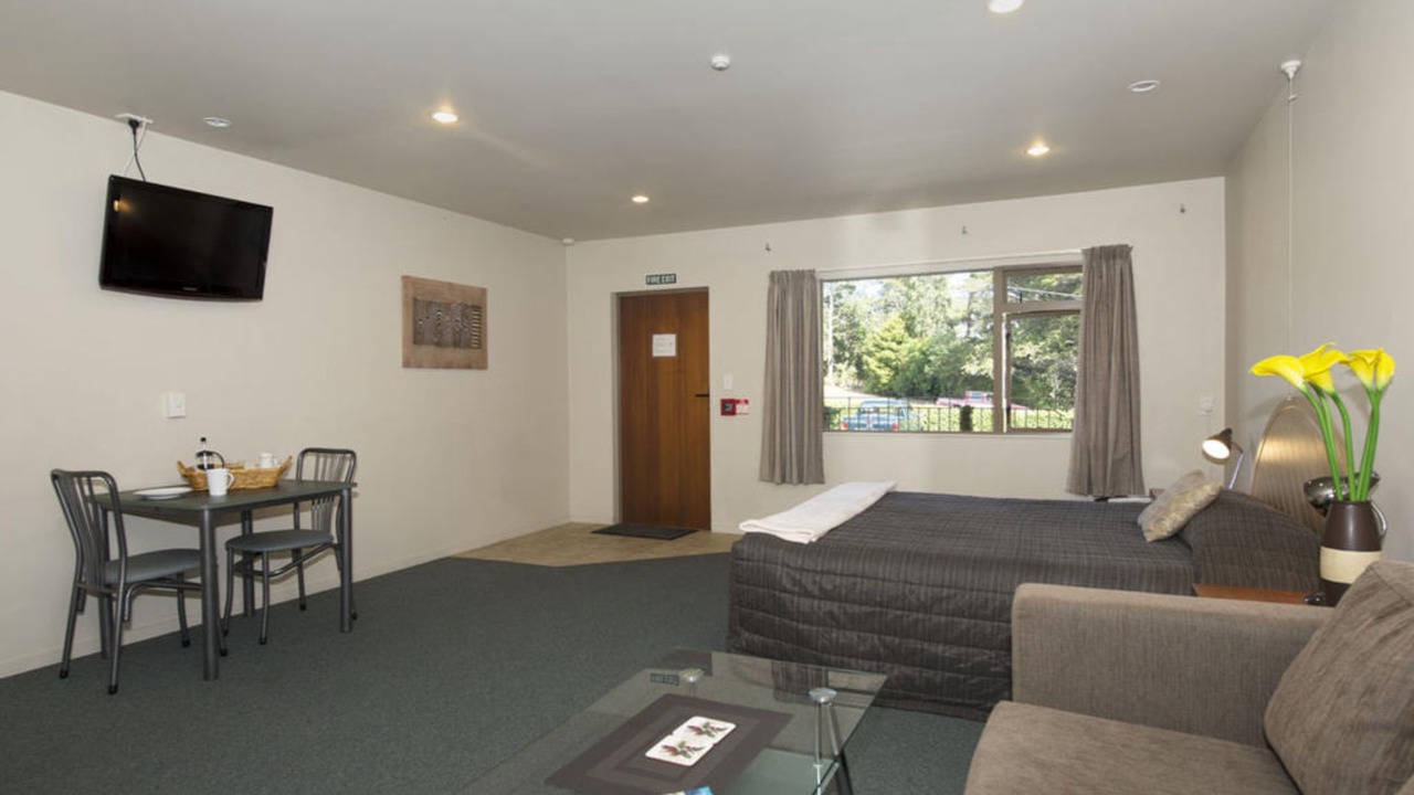 Photo of Others in Hamilton Lake