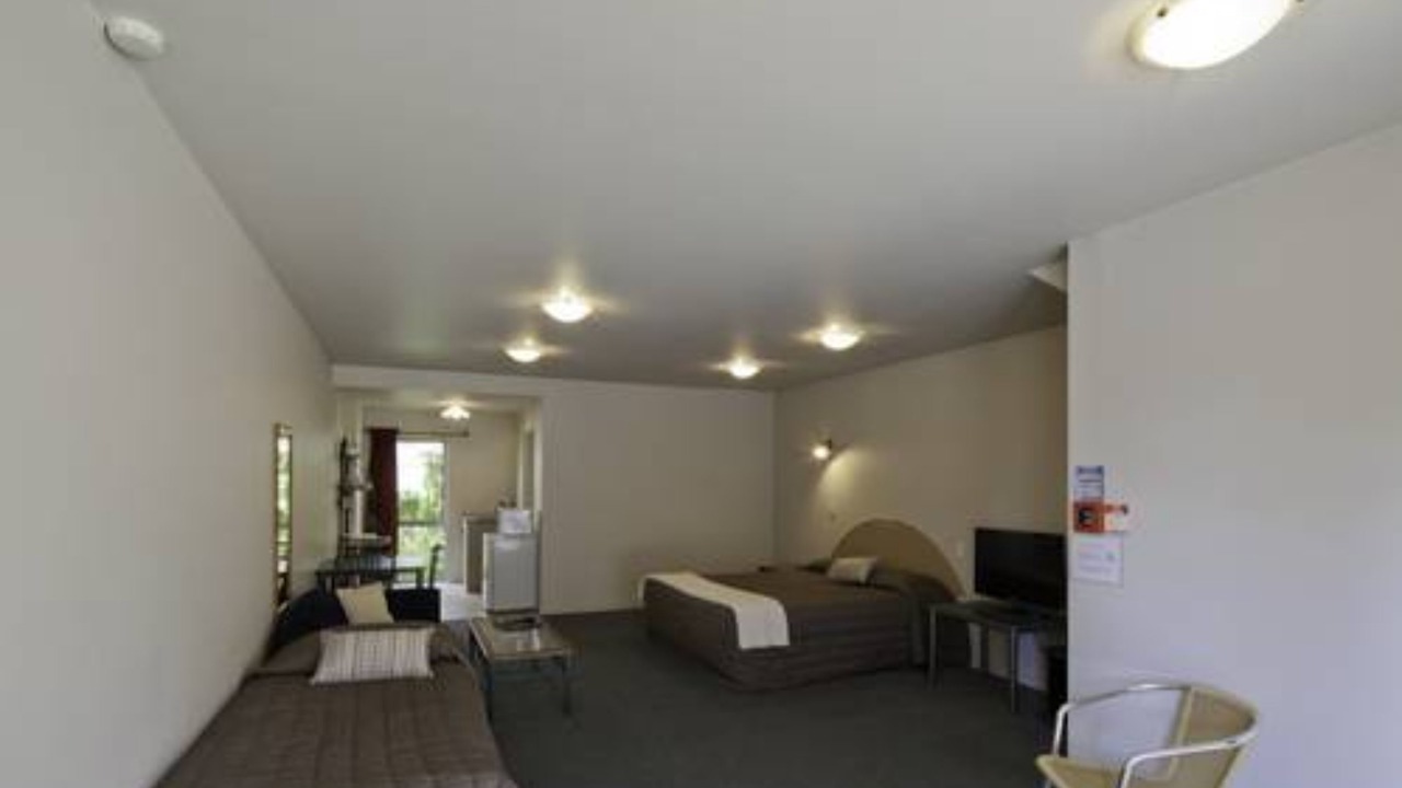 Photo of Others in Hamilton Lake