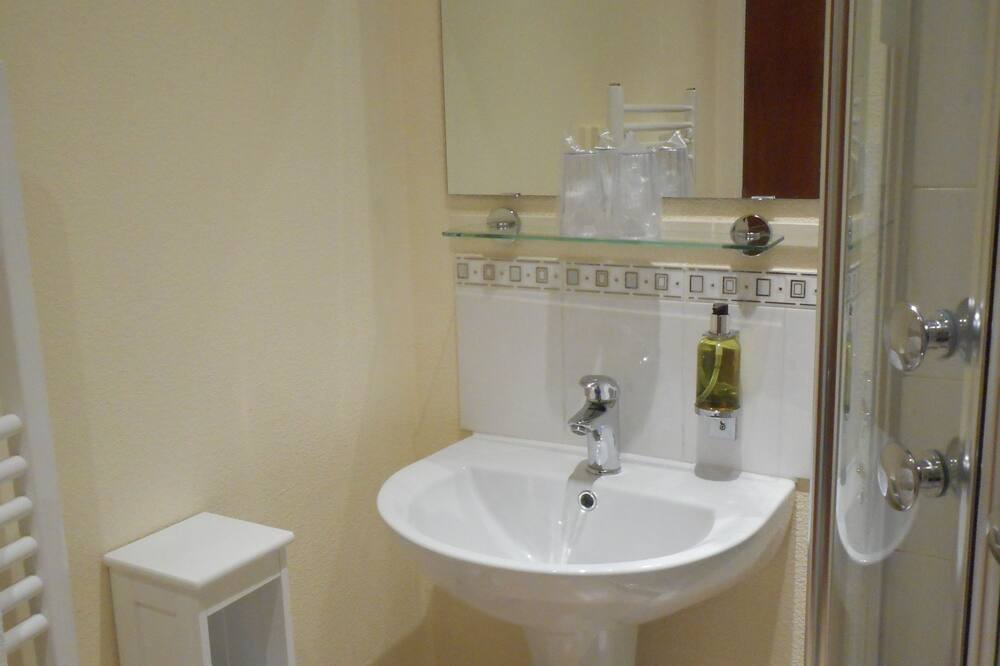 Photo of Bathroom in Lanark