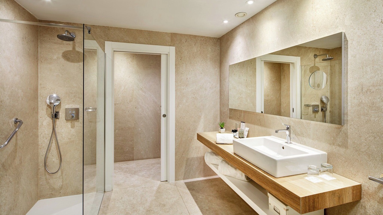 Photo of Bathroom in Logrono Historic Centre