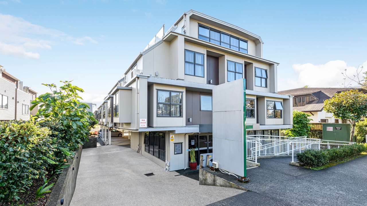 Photo of Outdoor in Epsom