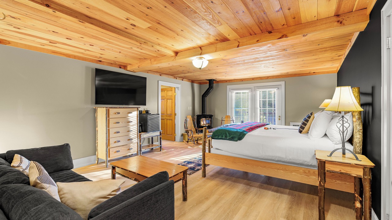 Photo of Bedroom in North Creek