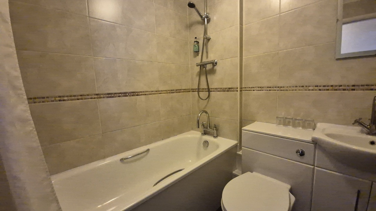 Photo of Bathroom in Heath and Reach