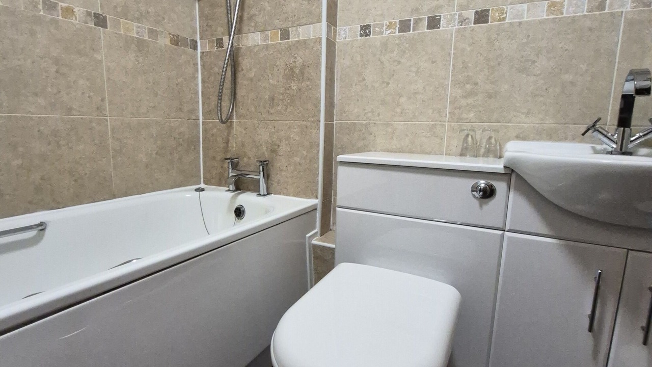 Photo of Bathroom in Heath and Reach