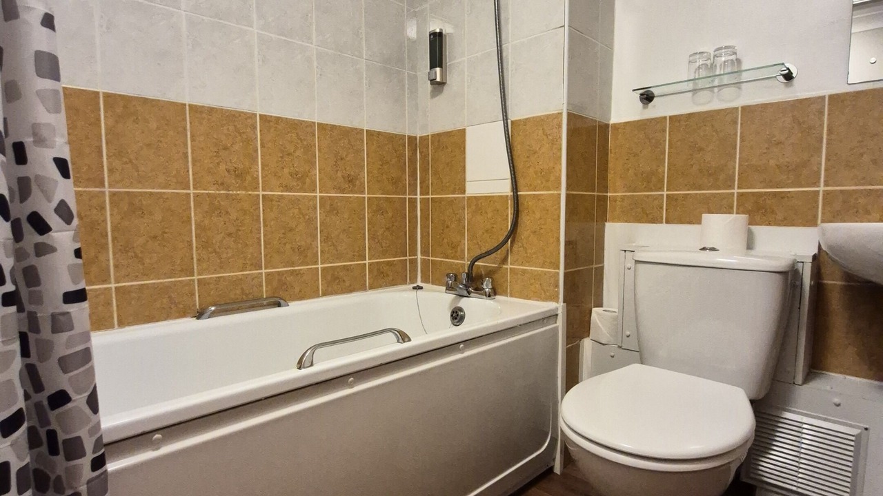Photo of Bathroom in Heath and Reach