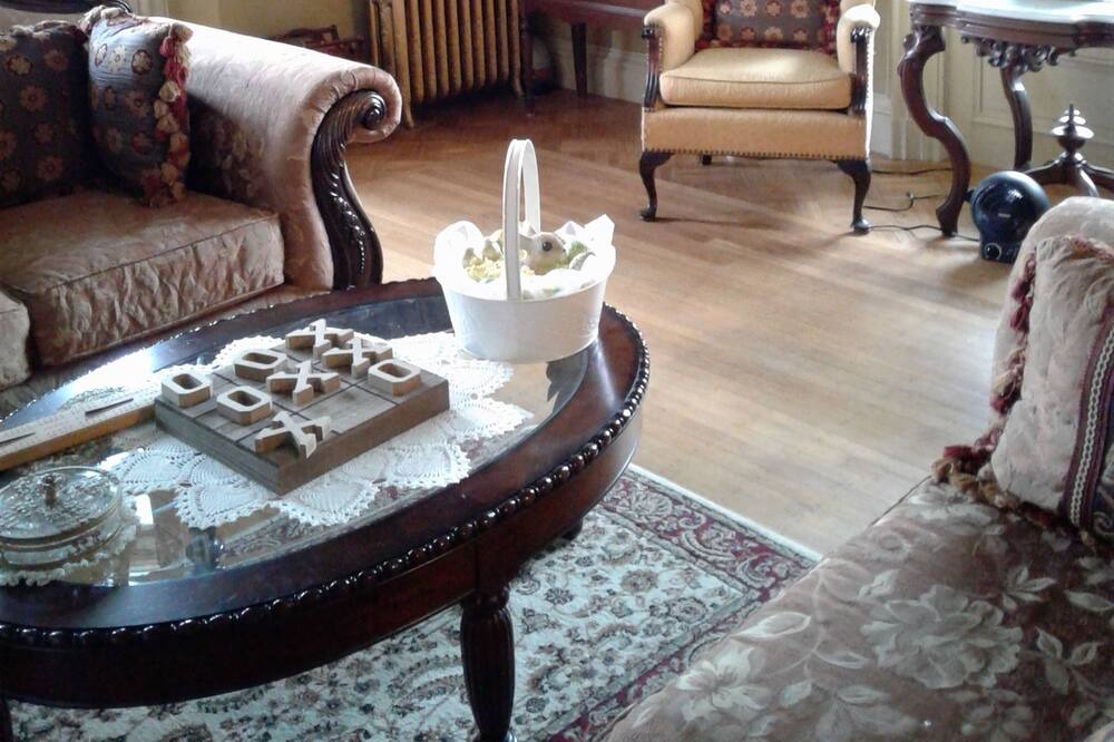 Photo of Livingroom in Wrentham