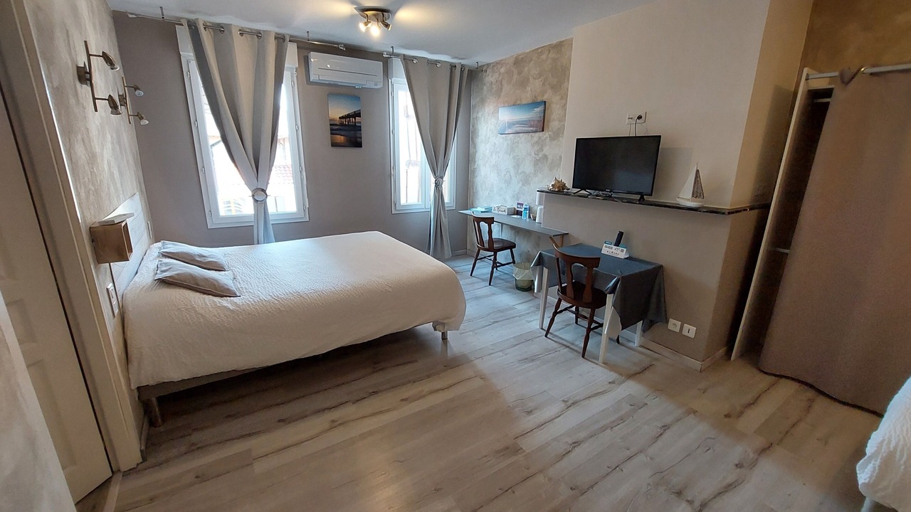 Photo of Bedroom in Mirande