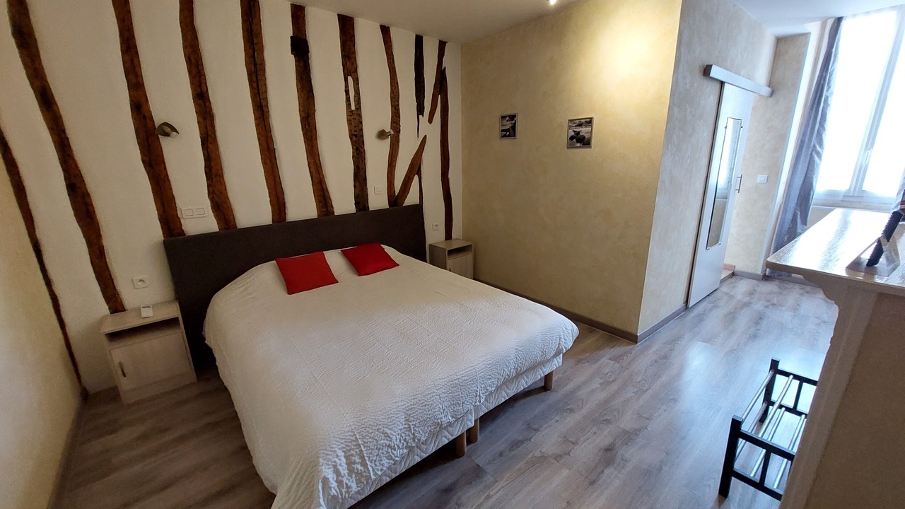 Photo of Bedroom in Mirande