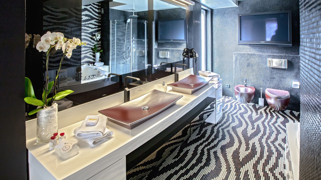 Photo of Bathroom in Duce
