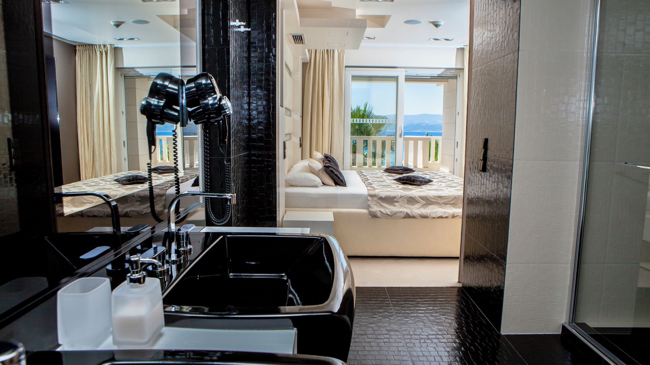 Photo of Bathroom in Duce