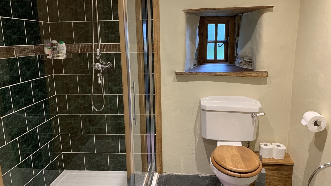 Photo of Bathroom in Beaworthy