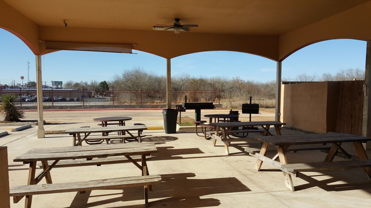 Photo of Outdoor in Floresville