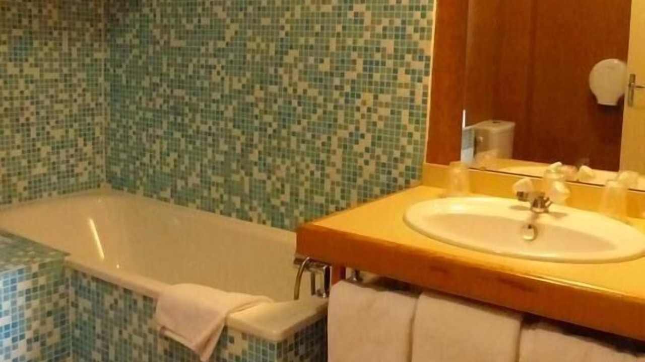 Photo of Bathroom in Chinon