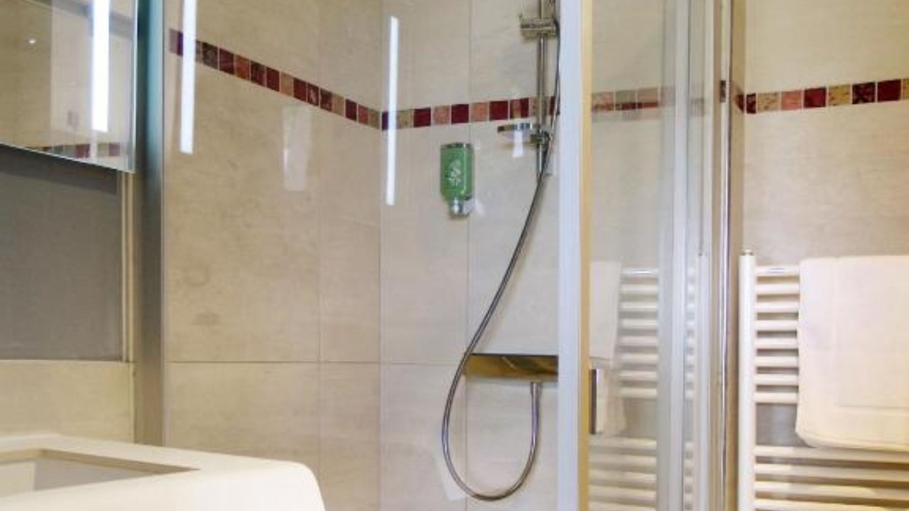 Photo of Bathroom in Porspoder