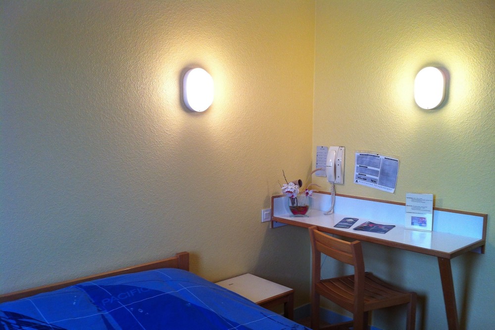 Photo of Bedroom in Louvigne-de-Bais