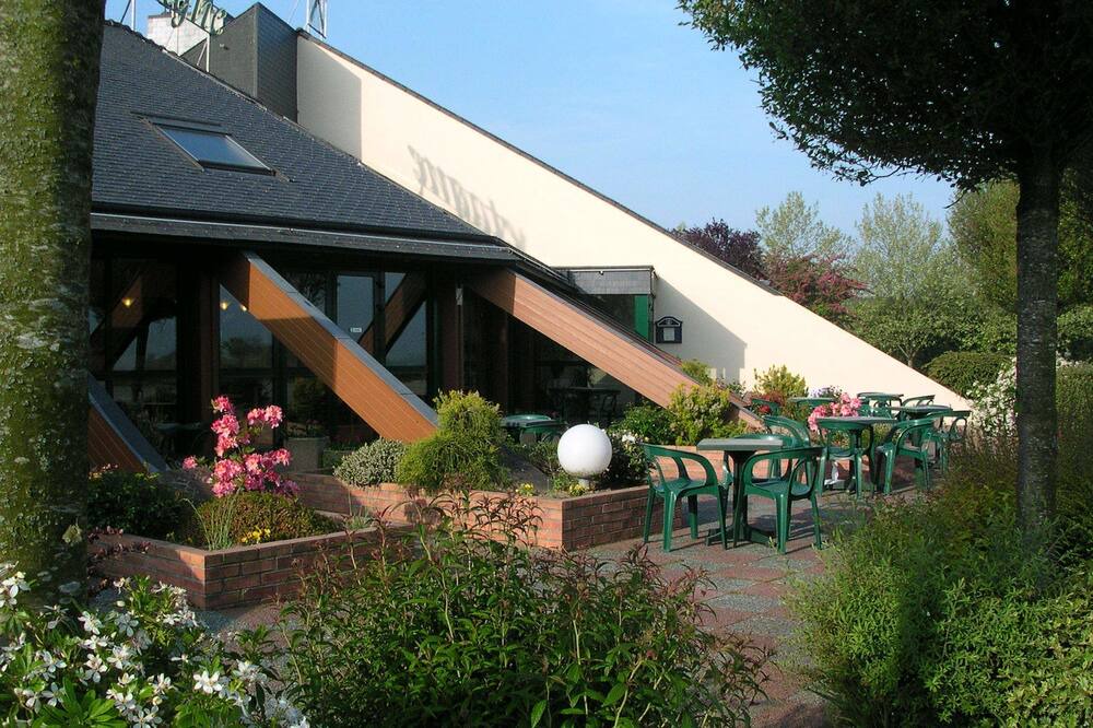 Photo of Patio Balcony in Louvigne-de-Bais