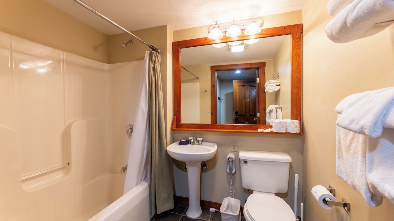 Photo of Bathroom in Snowshoe