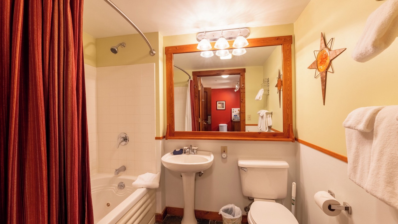 Photo of Bathroom in Snowshoe