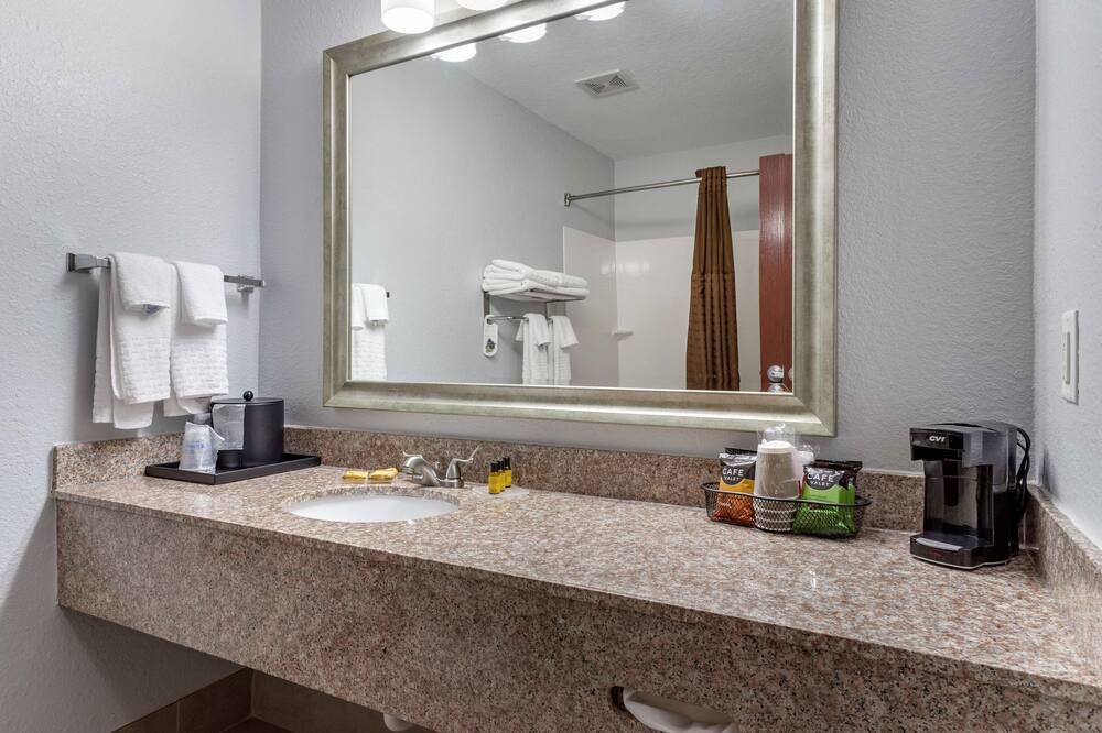 Photo of Bathroom in Vidor