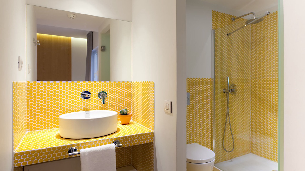 Photo of Bathroom in Golden Triangle of Art