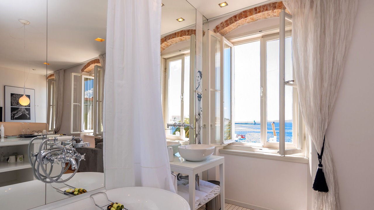 Photo of Bathroom in Old Town