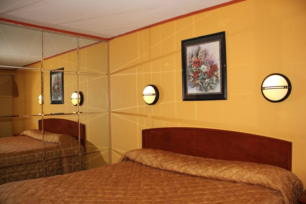 Photo of Bedroom in Bay Shore