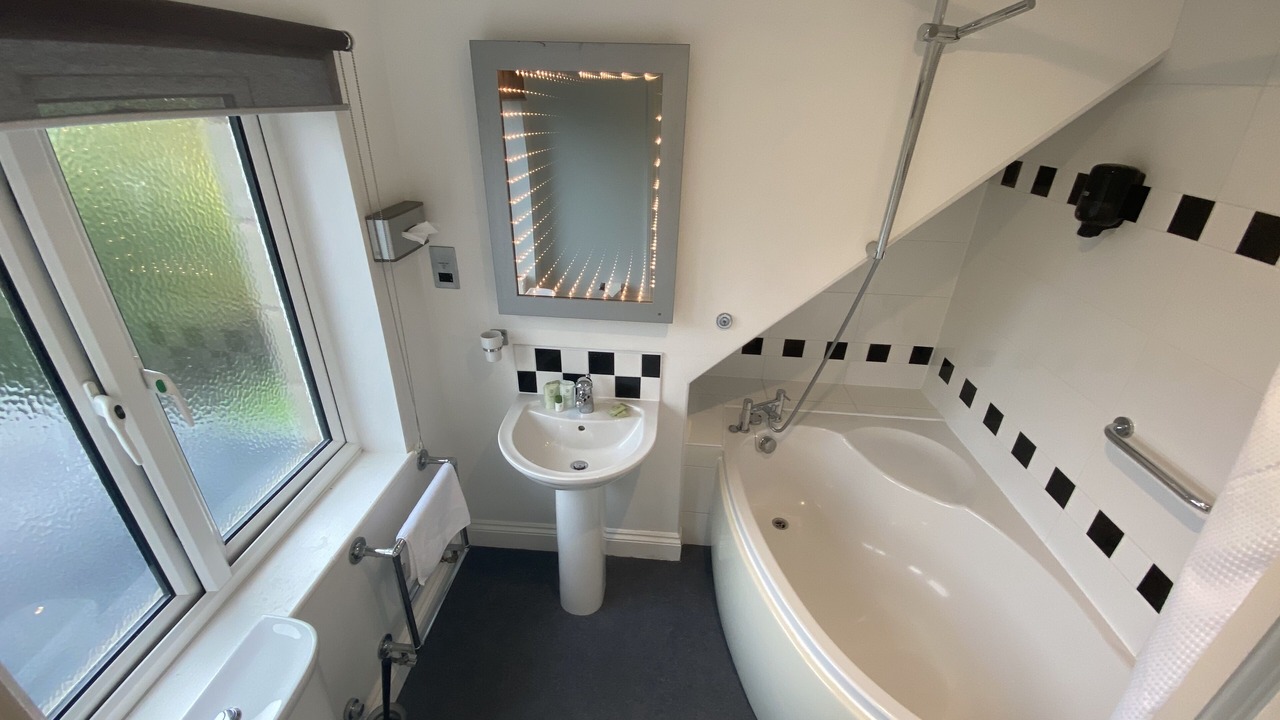 Photo of Bathroom in Ford