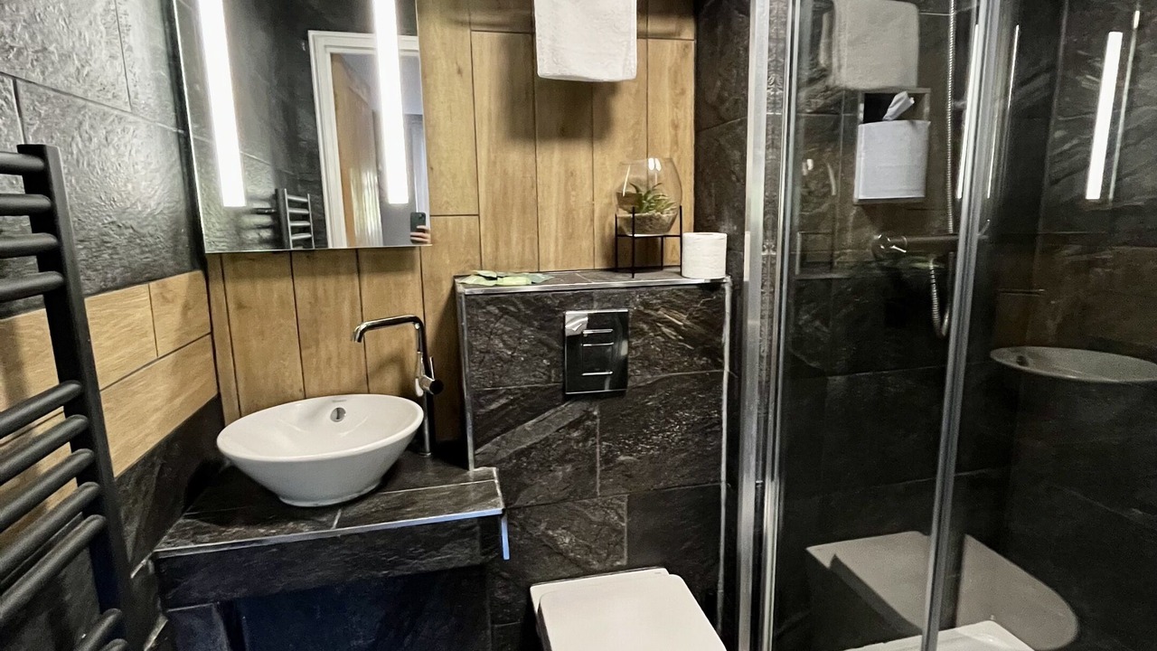 Photo of Bathroom in Ford