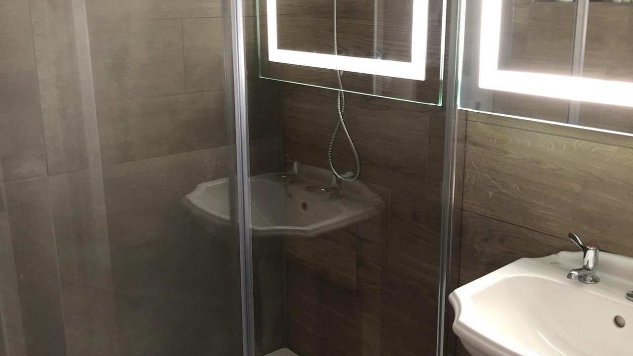 Photo of Bathroom in Ford