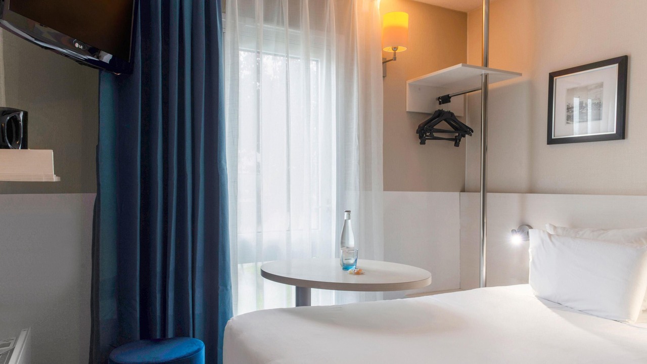 Photo of Bedroom in Saint-Aubin-sur-Scie