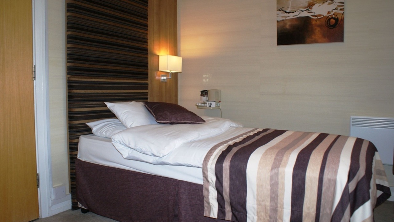 Photo of Bedroom in Cleedownton