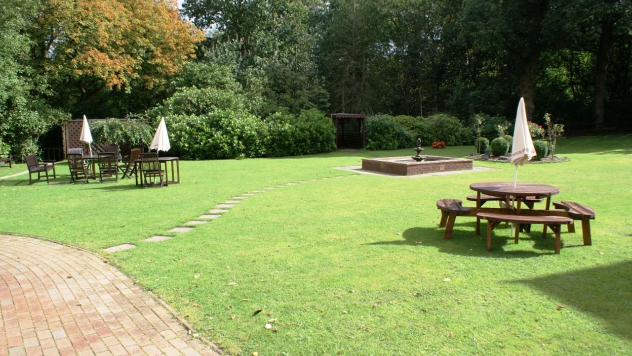 Photo of Outdoor in Cleedownton