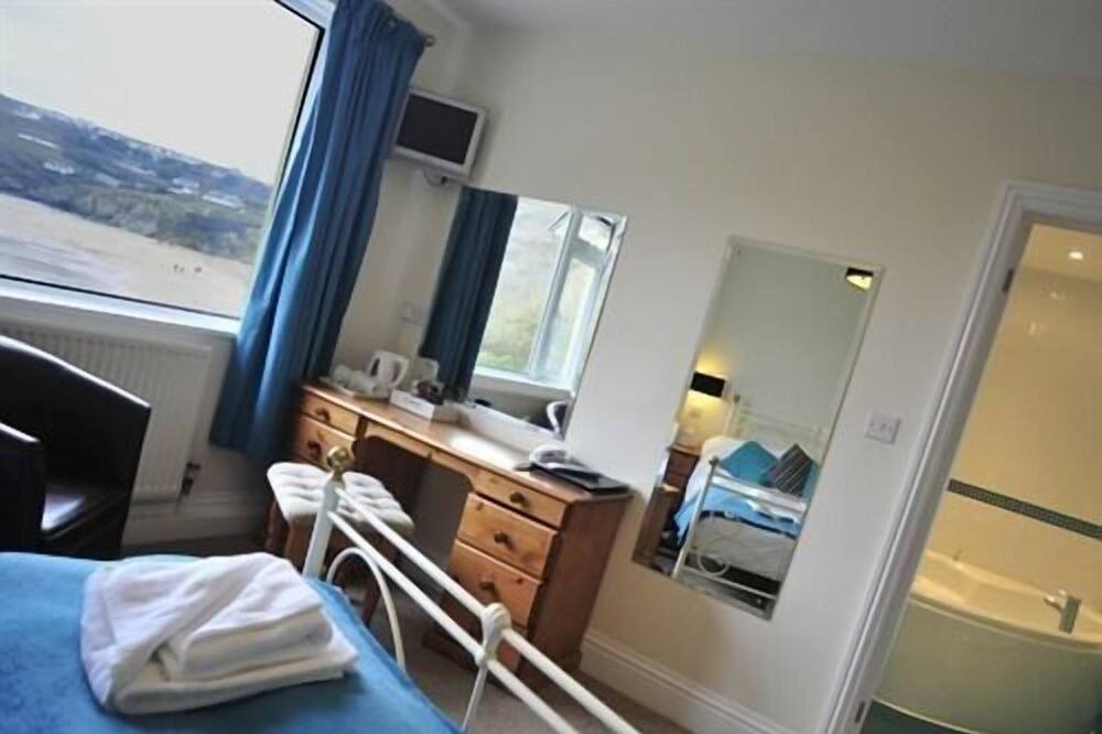 Photo of Bedroom in Mawgan Porth