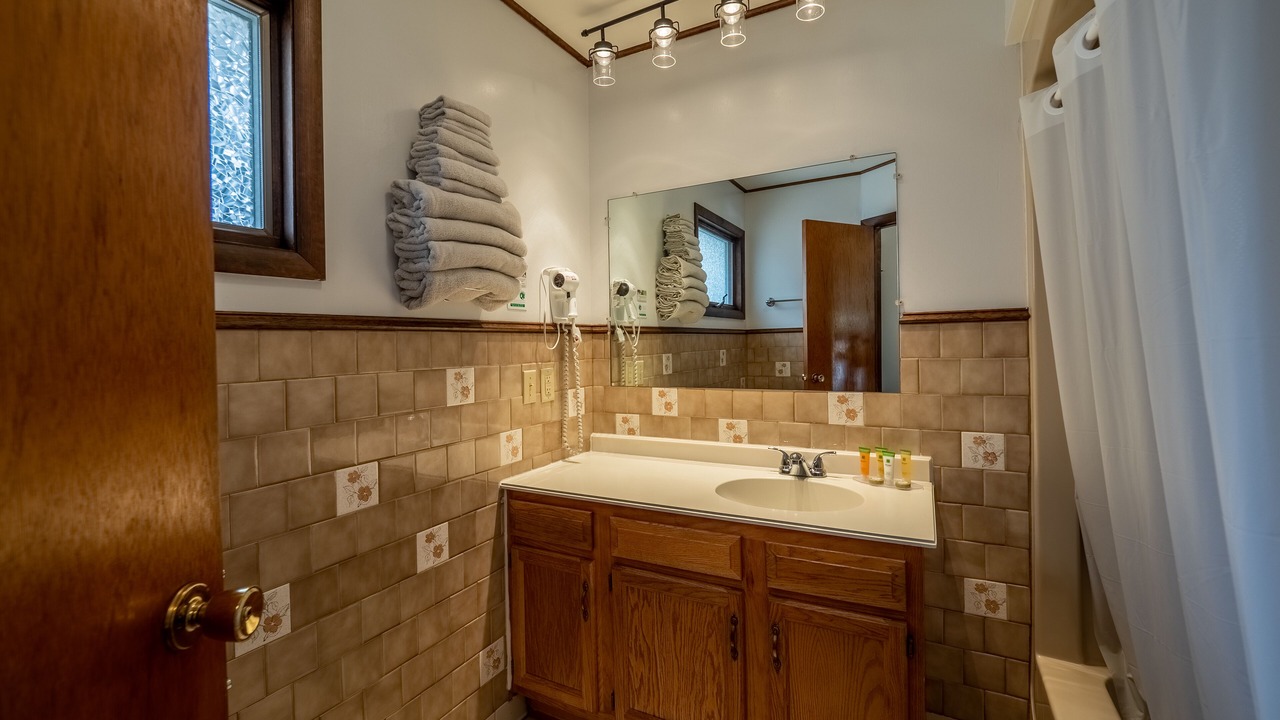 Photo of Bathroom in Cooperstown - Otsego Lake