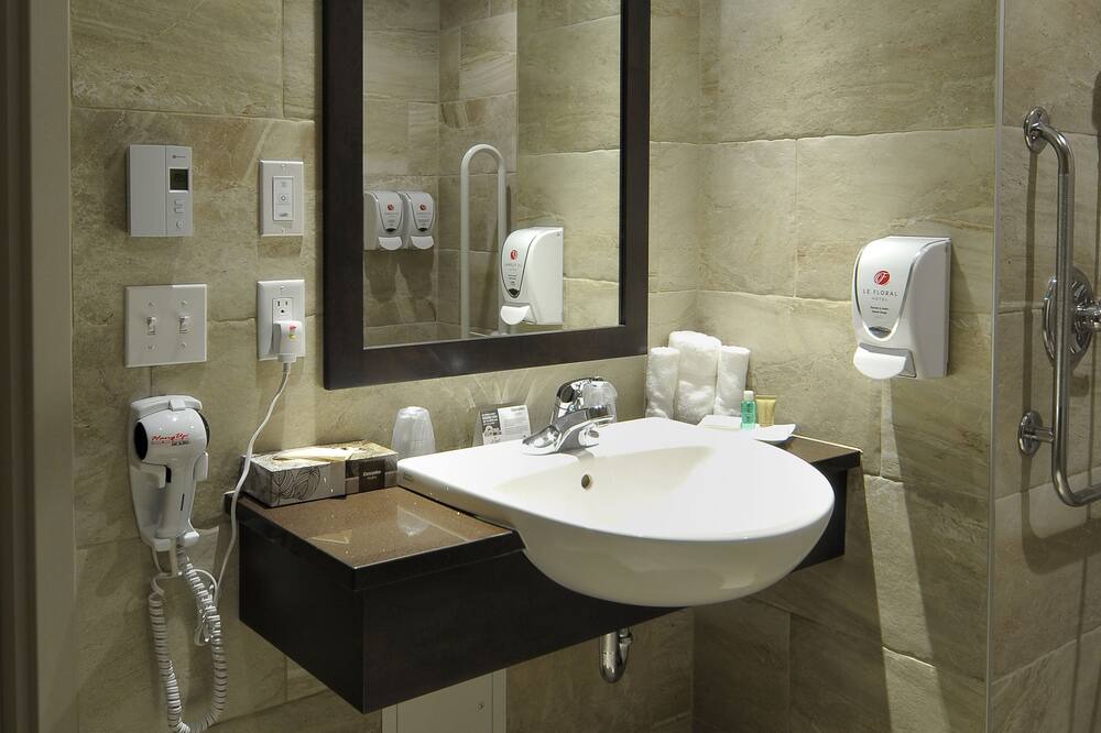 Photo of Bathroom in Sherbrooke