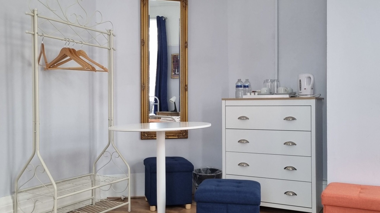 Photo of Bedroom in Mapesbury